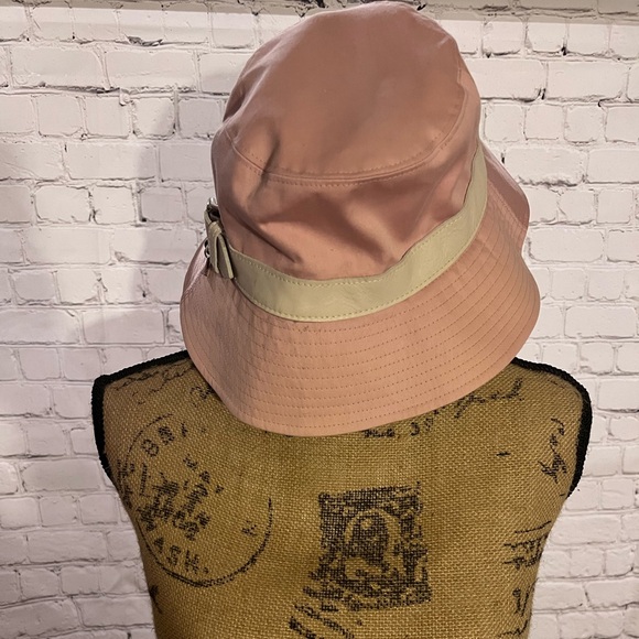 Coach pink bucket hat with cream trim, size small.  NWOT. - Picture 2 of 4